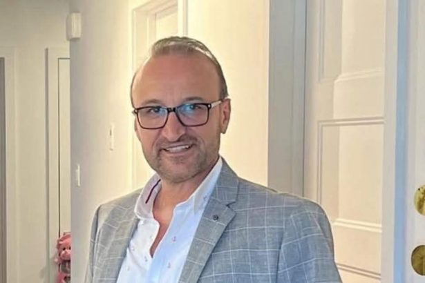 NJOFTIM MORTOR 
Me pikëllim të thellë njoftojmë komunitetin shqiptar në Montrea...