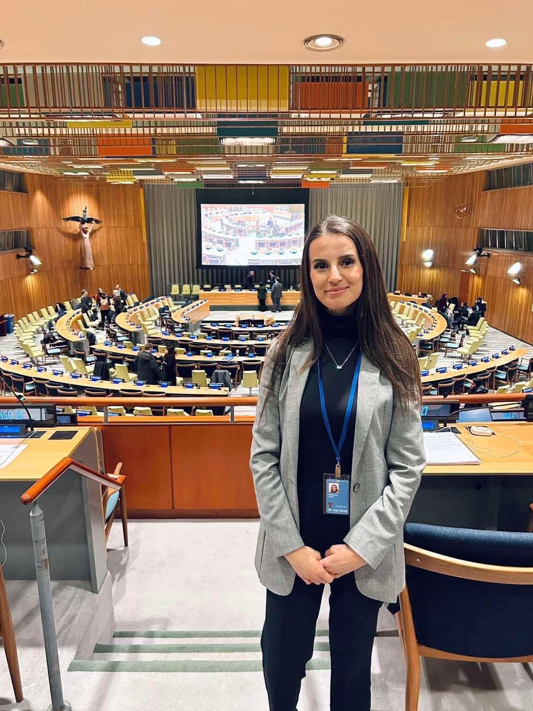 Venesa Sulimani përfaqëson zërin e të mbijetuarve në OKB, Nju Jork  Drejtoresha ...